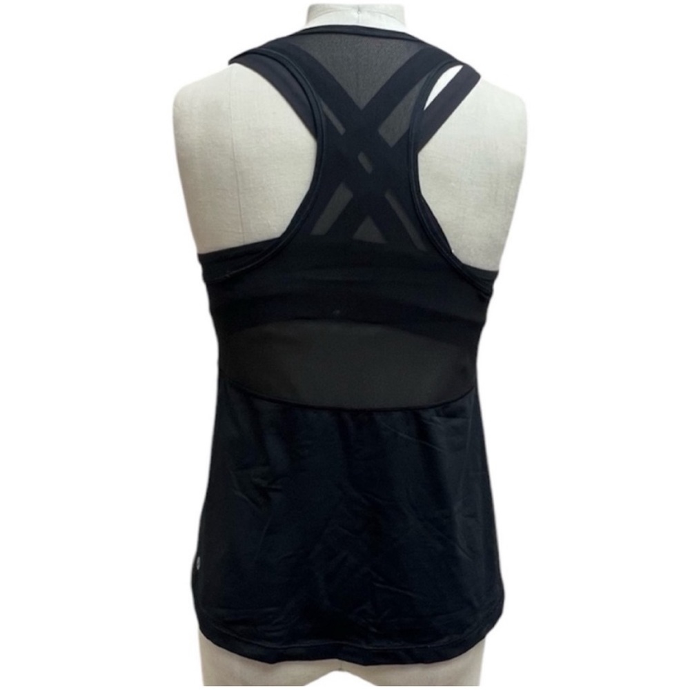 Lululemon Fast As Light 2-In-1 Tank Size 6 in Black